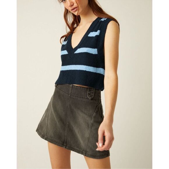 FREE PEOPLE Navy Santa Monica Vest Small - Picture 4 of 6